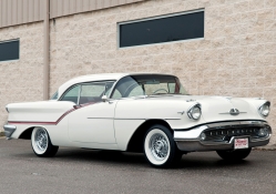 Oldsmobile Super 88 Holiday Coupe